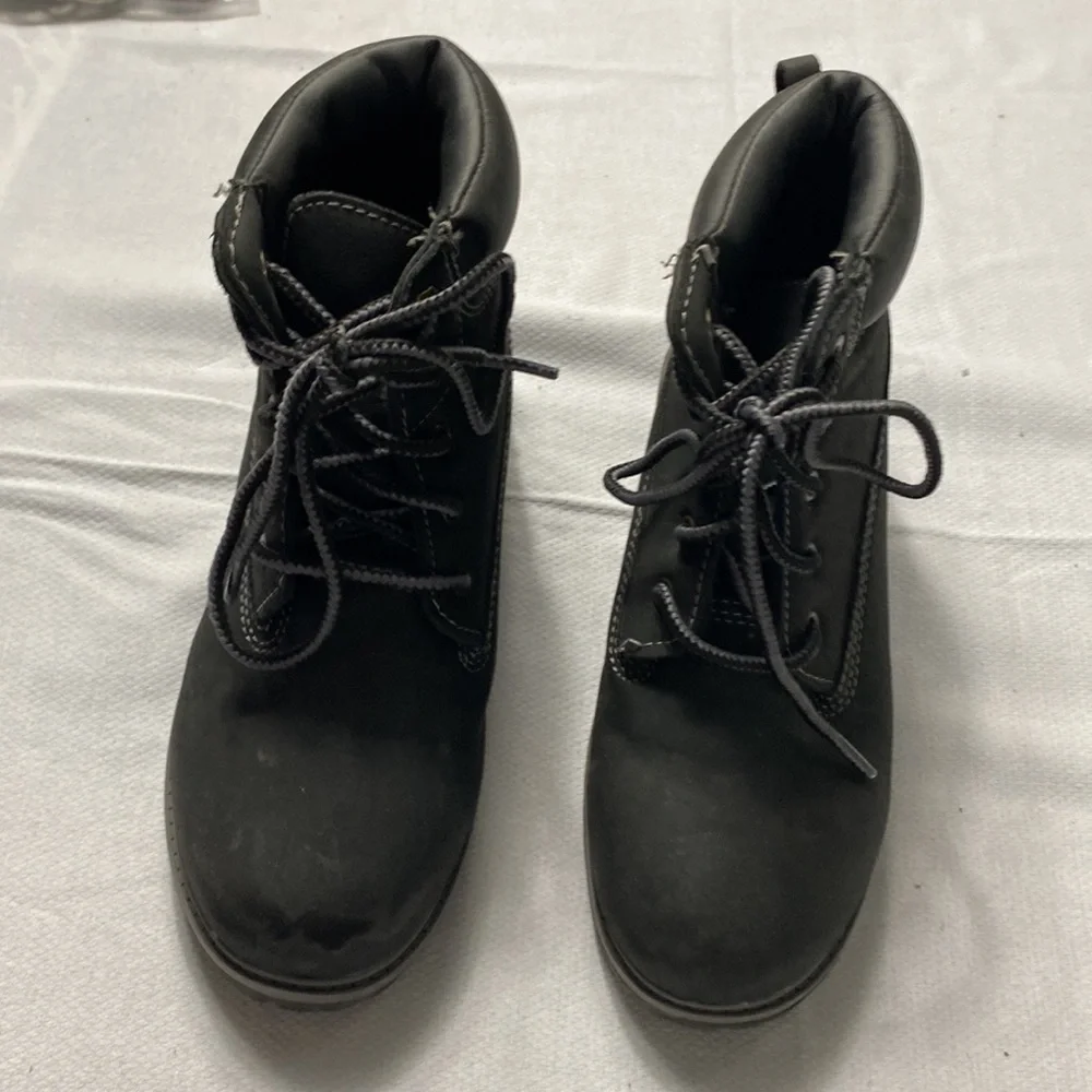 Wonder Nation Boots size 3 (AZ)